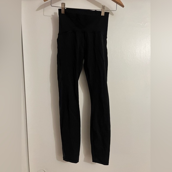 Lululemon women’s running leggings with mesh cutout on legs size 2 - Picture 1 of 5